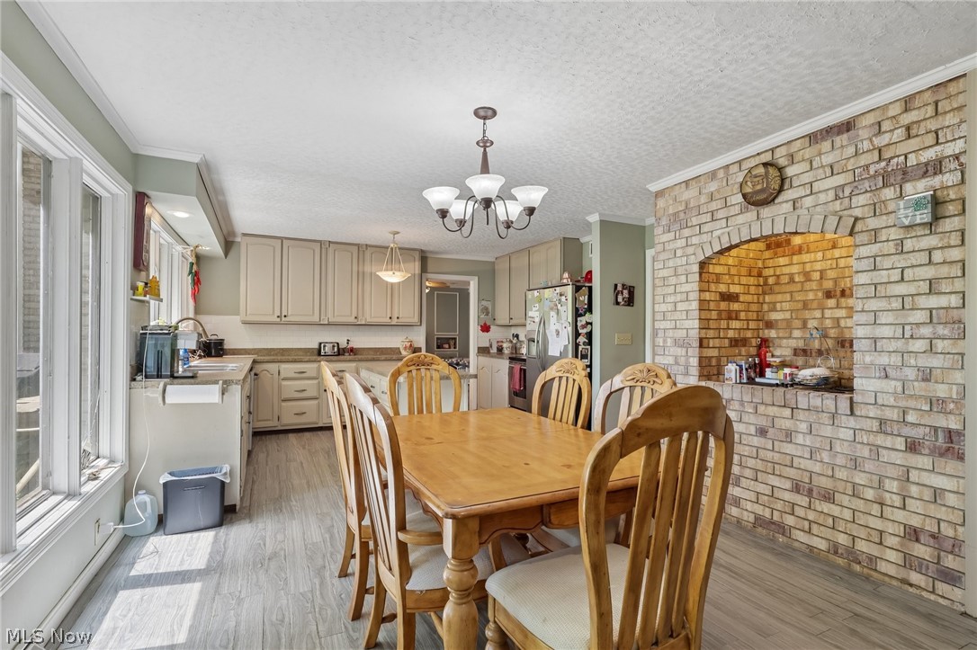 5785 Lamplighter Drive