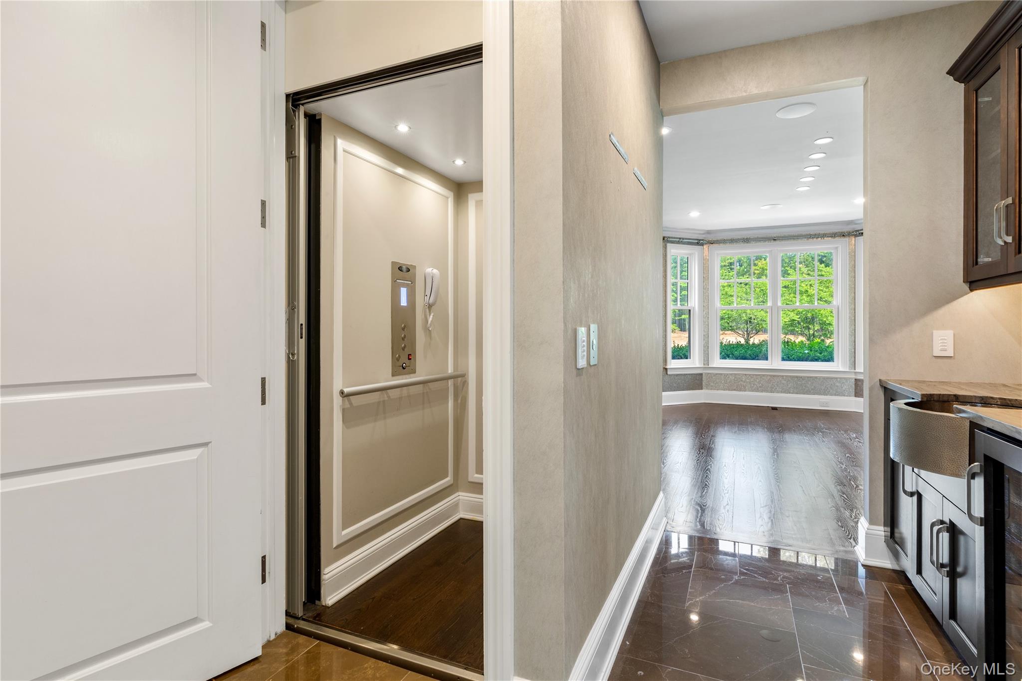 1 Bromley Court