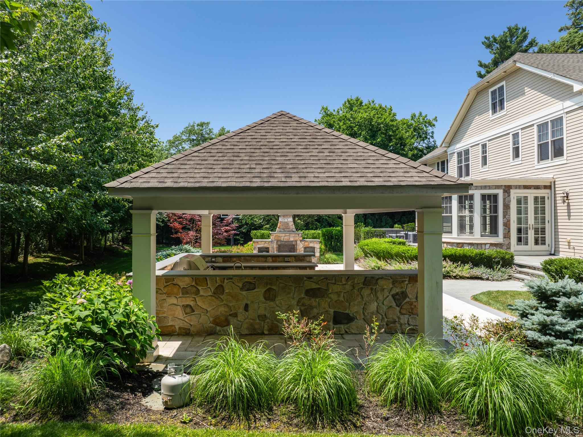 1 Bromley Court
