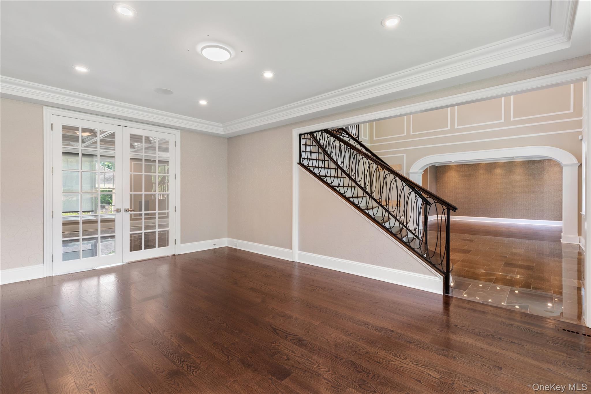 1 Bromley Court