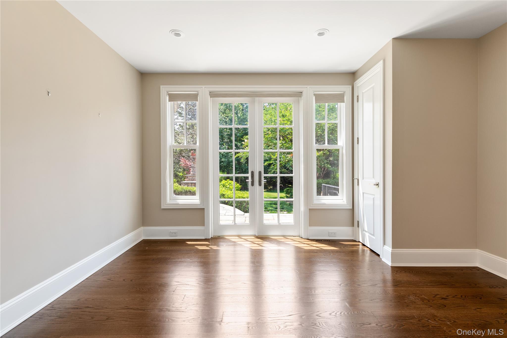 1 Bromley Court