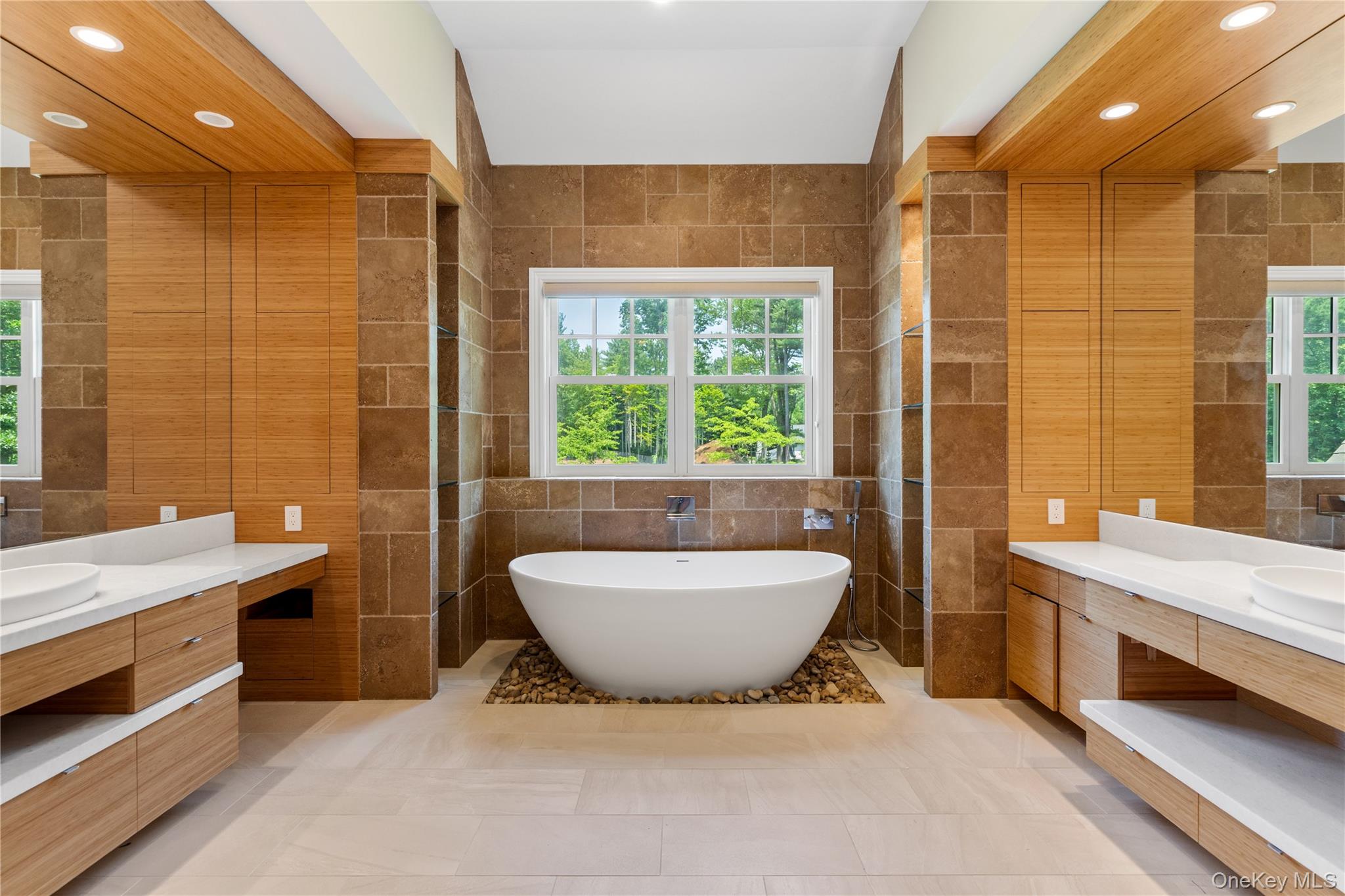 1 Bromley Court