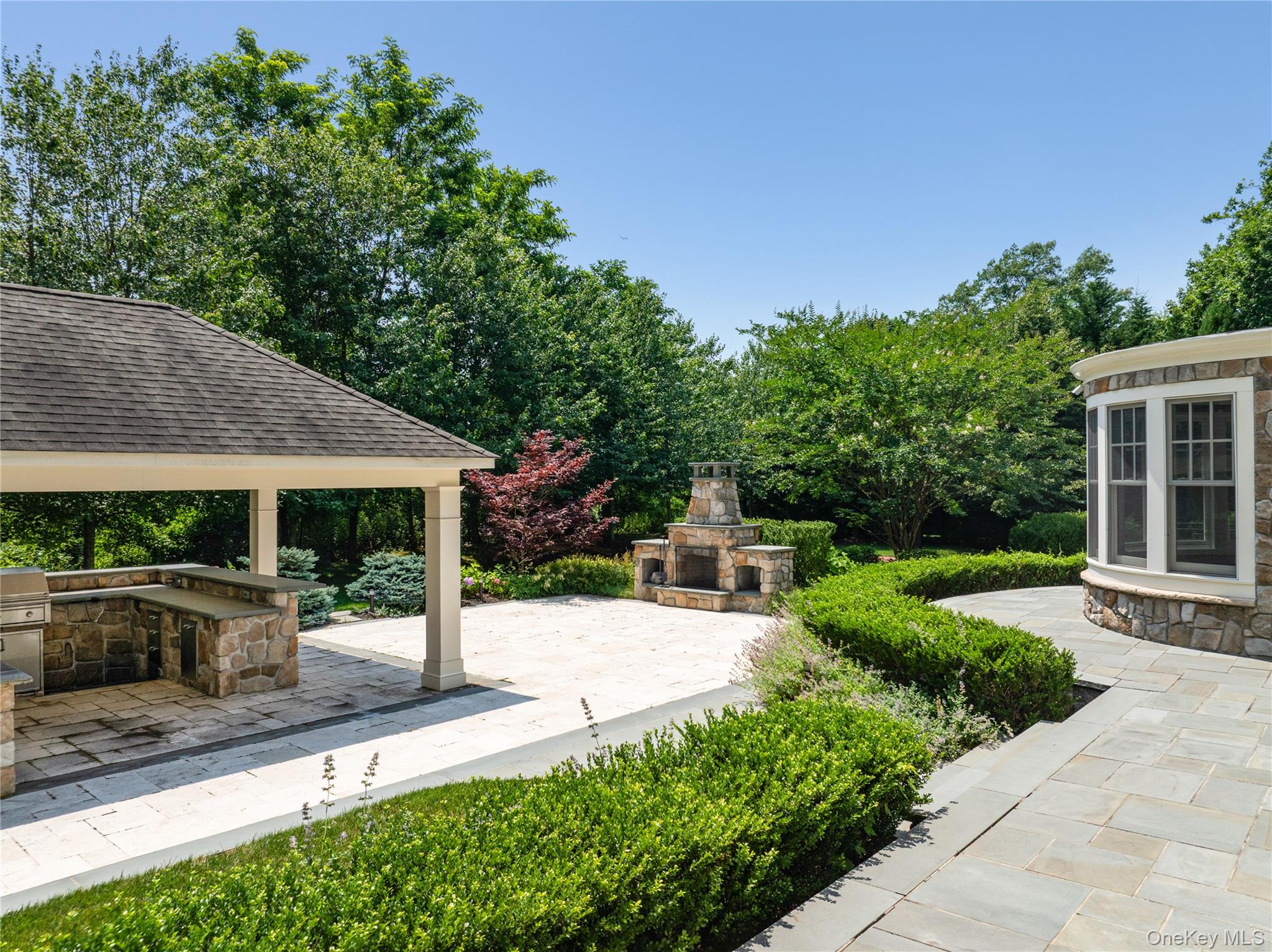 1 Bromley Court