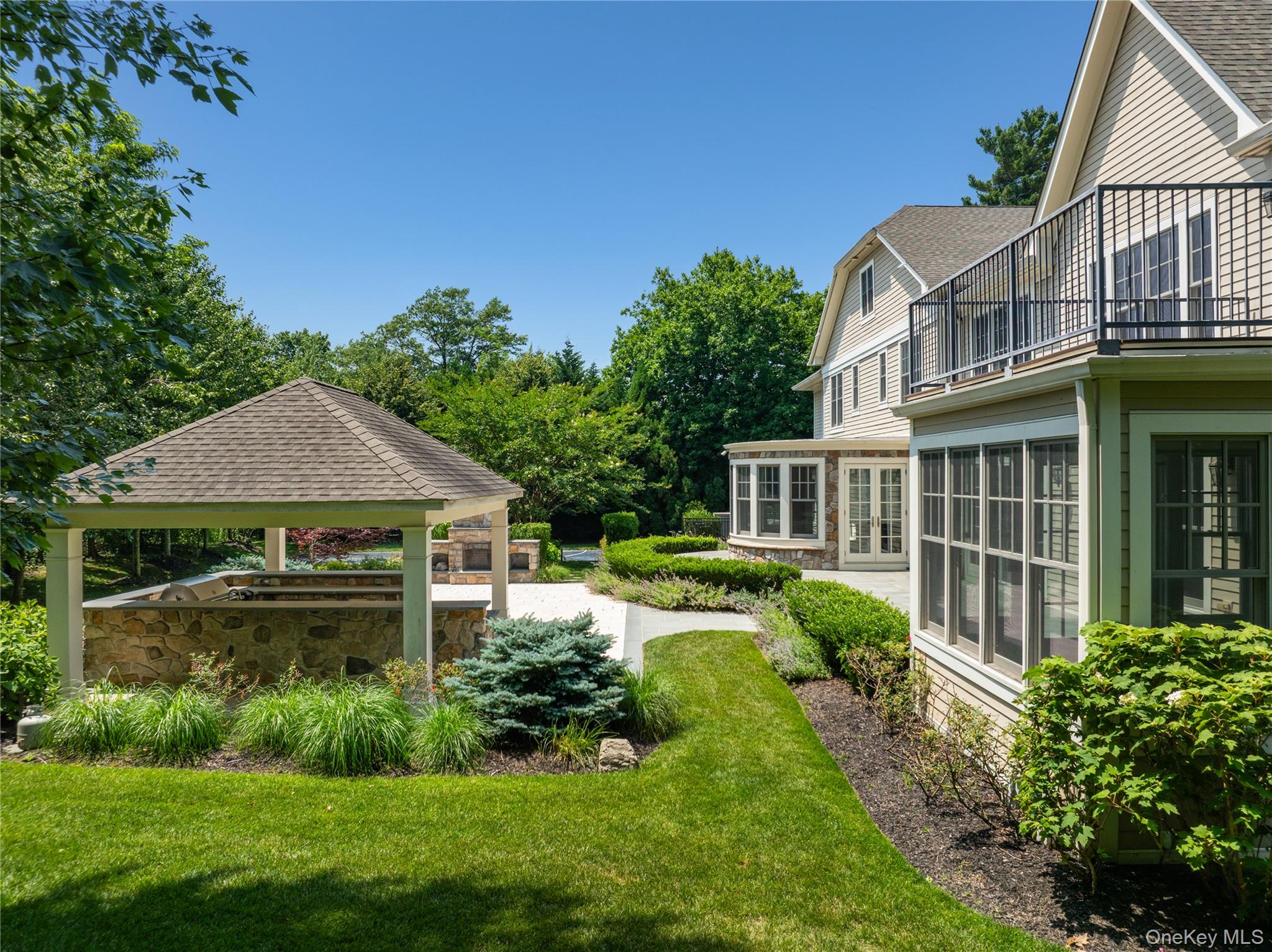 1 Bromley Court