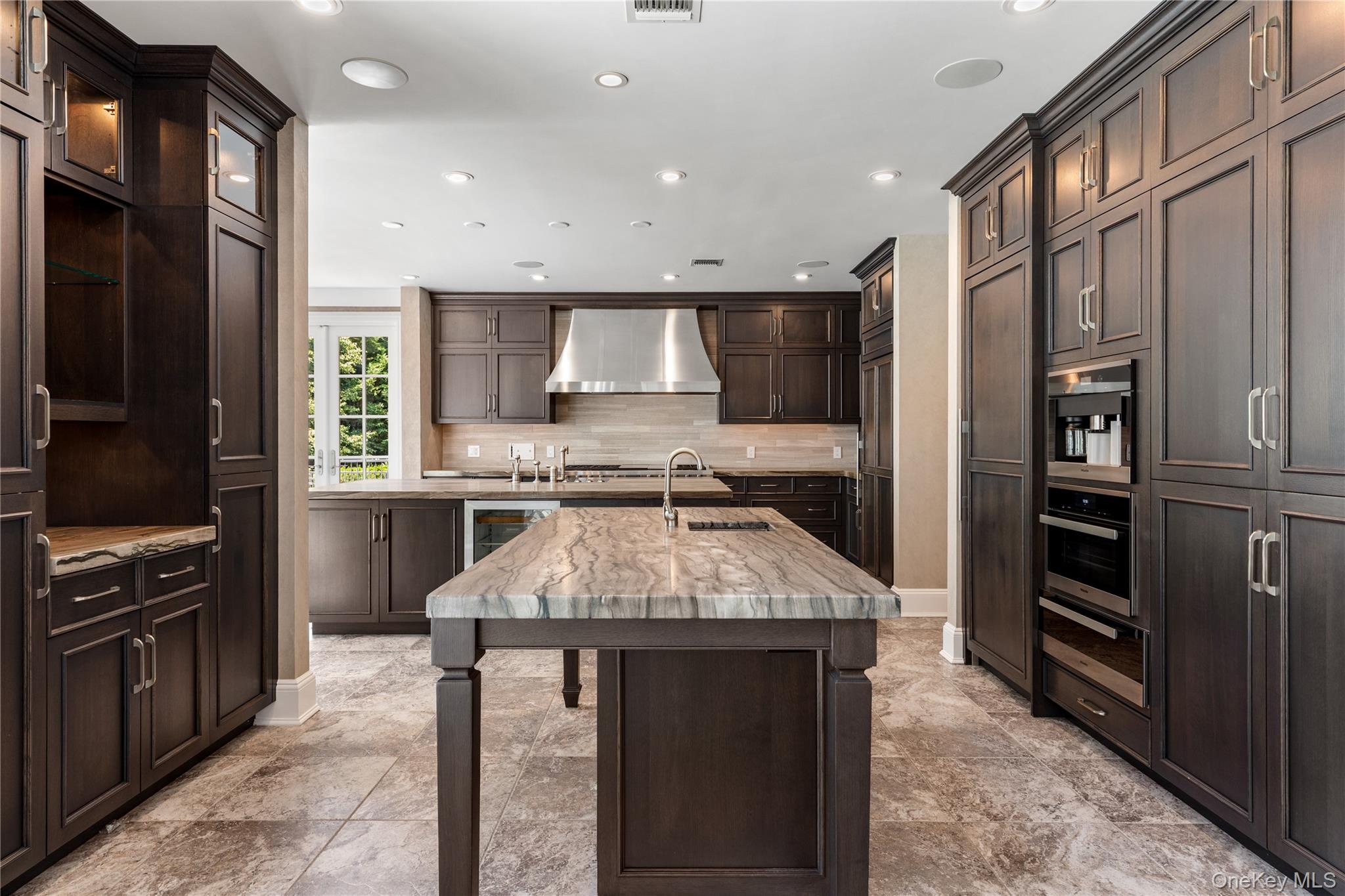 1 Bromley Court
