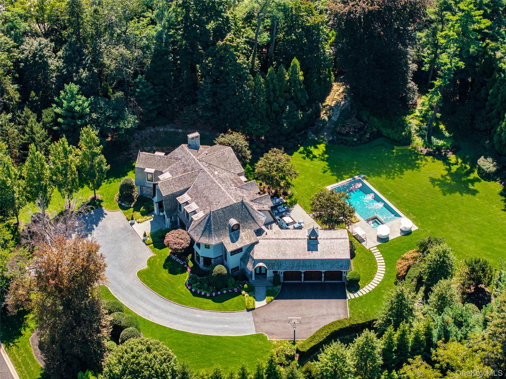 2 Hidden Pond Drive