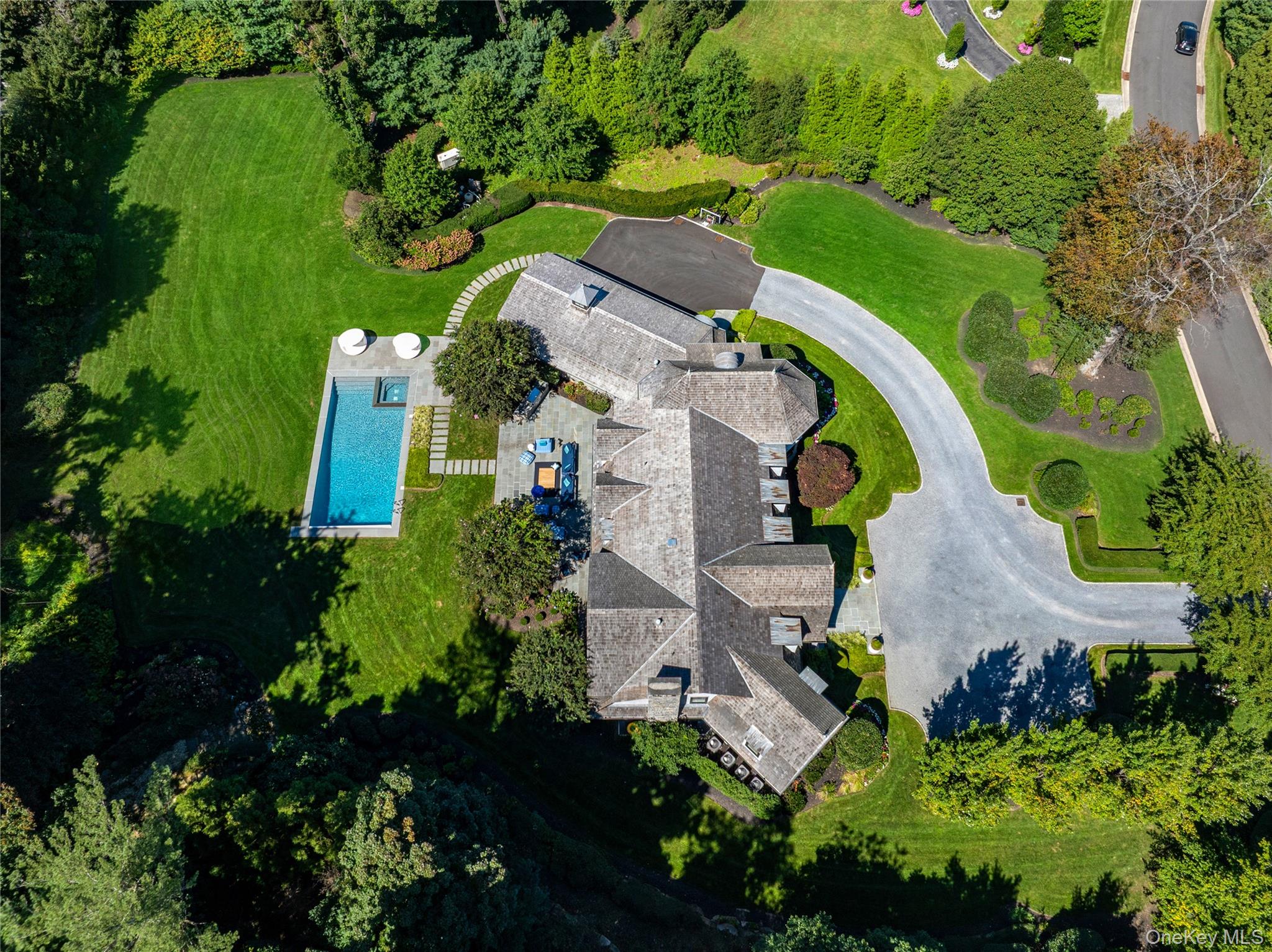 2 Hidden Pond Drive