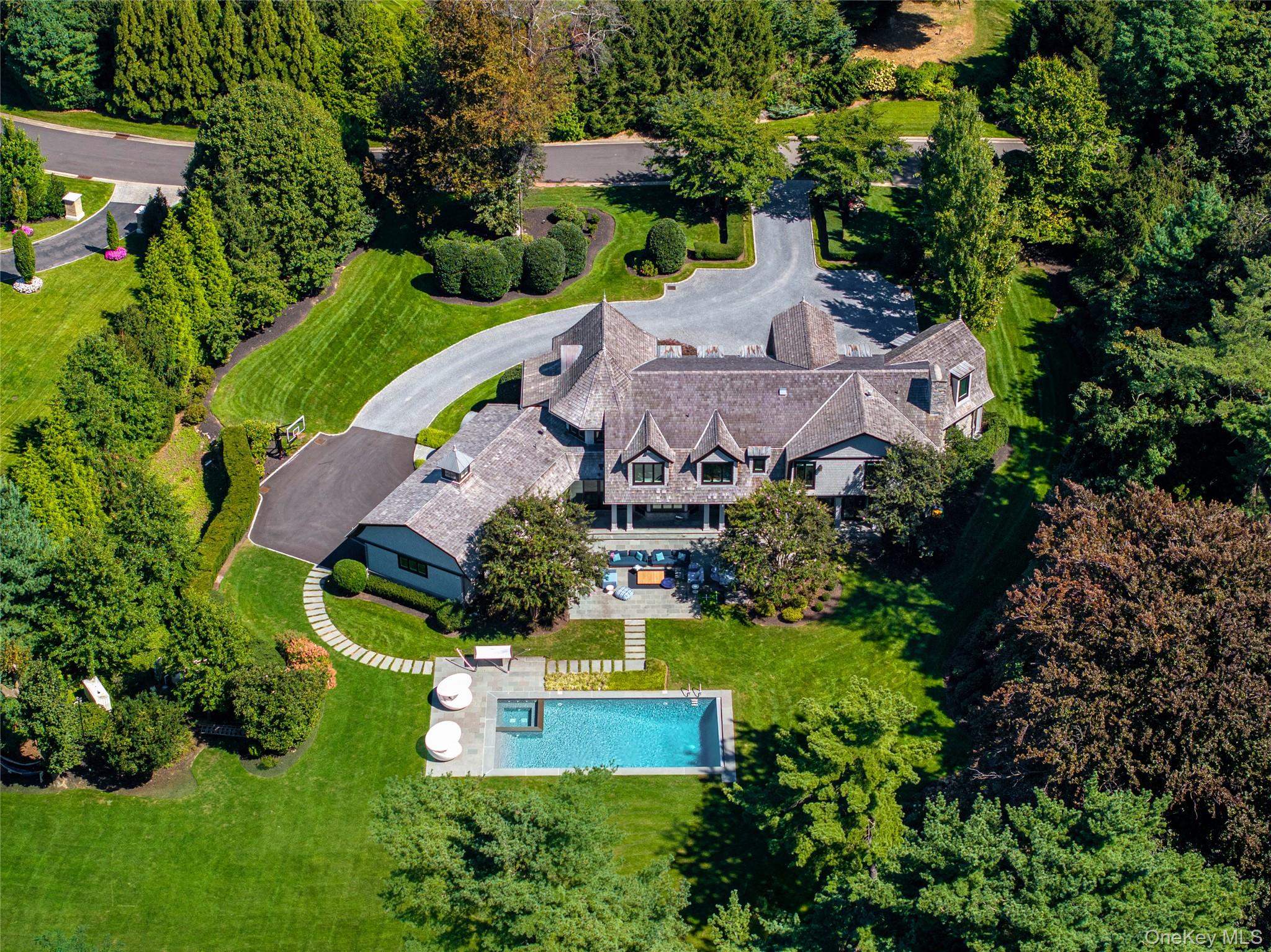 2 Hidden Pond Drive