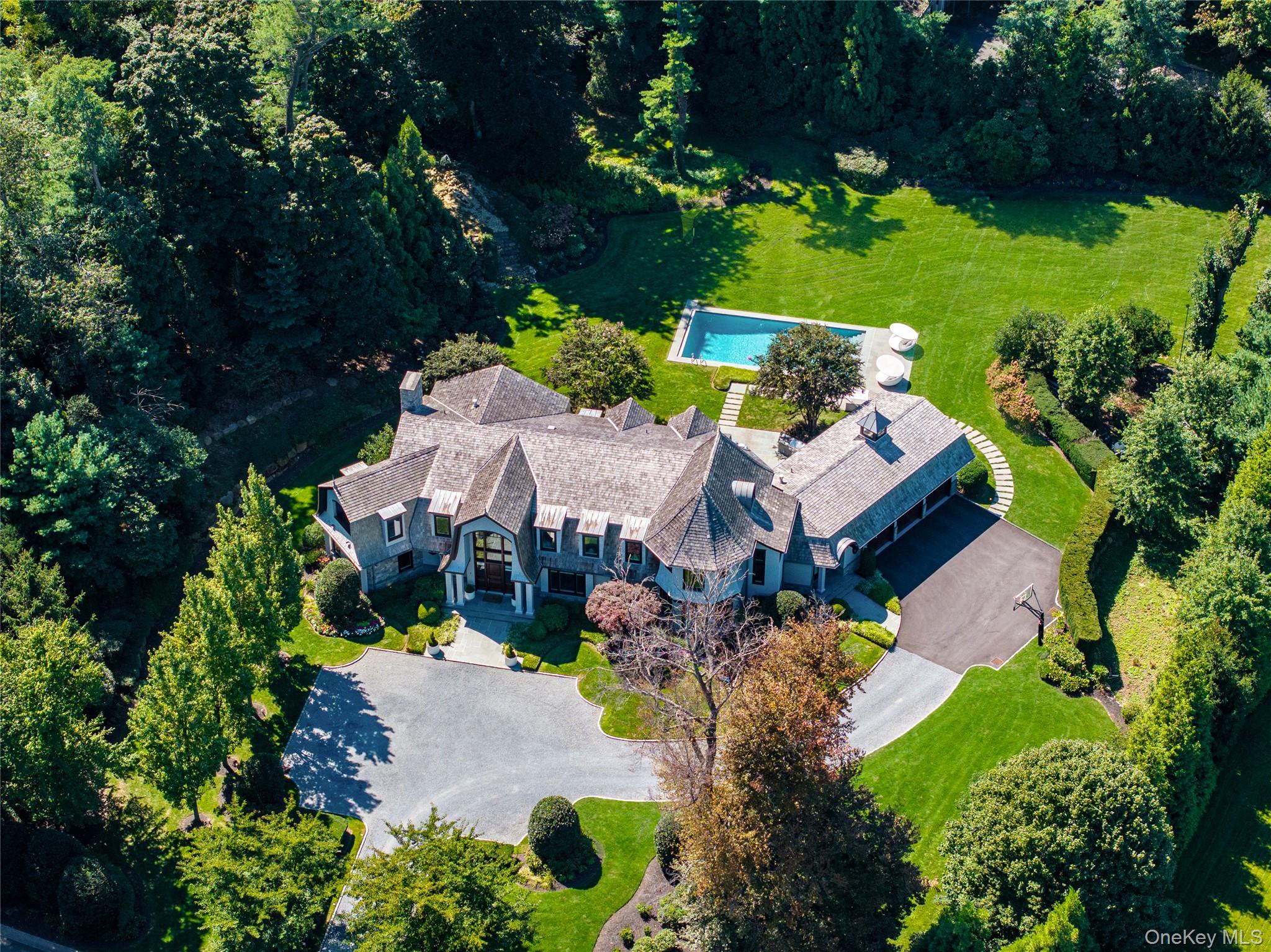 2 Hidden Pond Drive