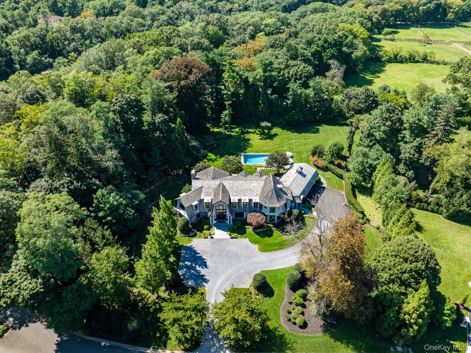 2 Hidden Pond Drive