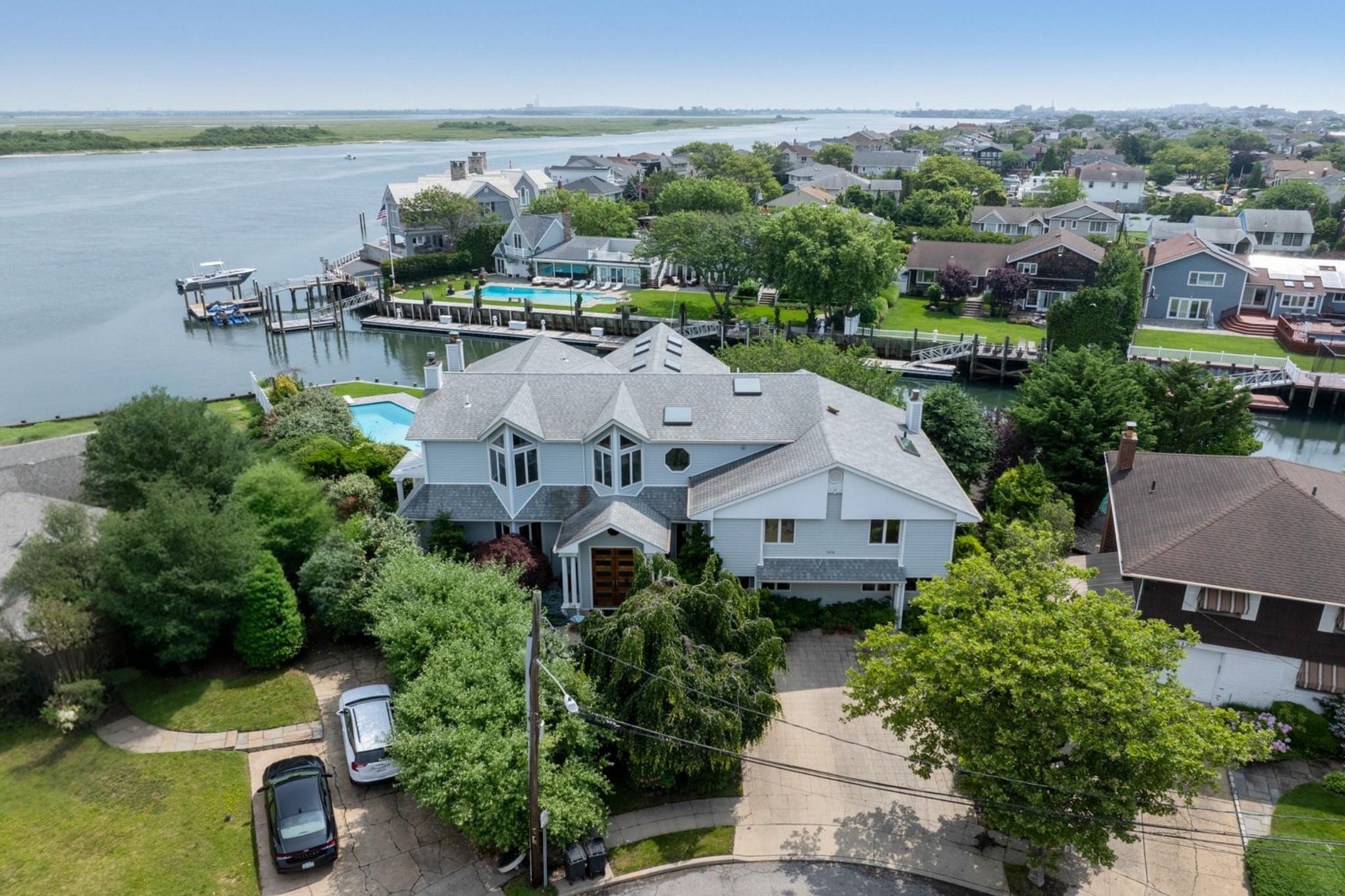 1416 Bay Boulevard