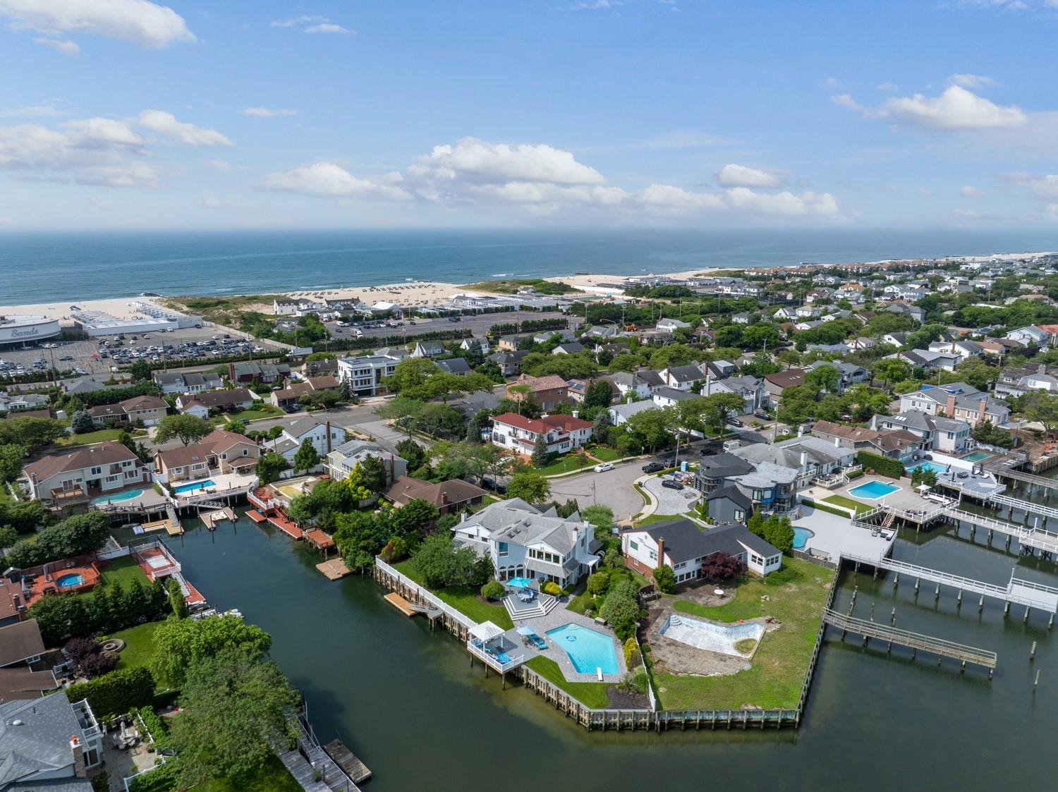 1416 Bay Boulevard