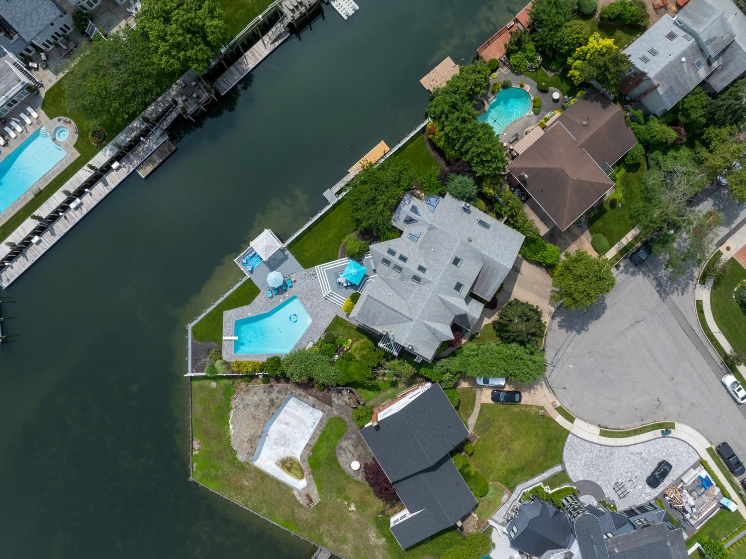 1416 Bay Boulevard