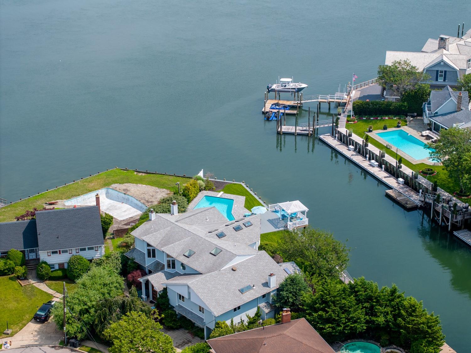 1416 Bay Boulevard