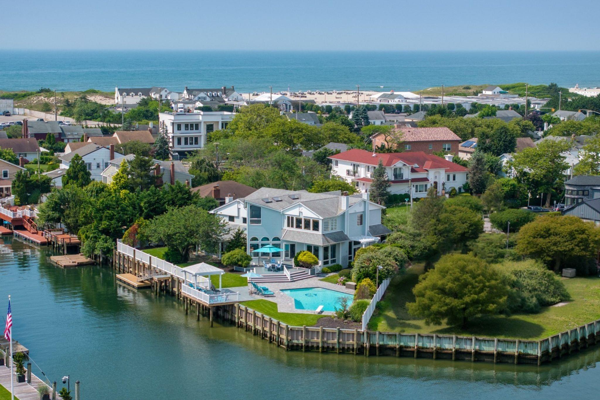 1416 Bay Boulevard