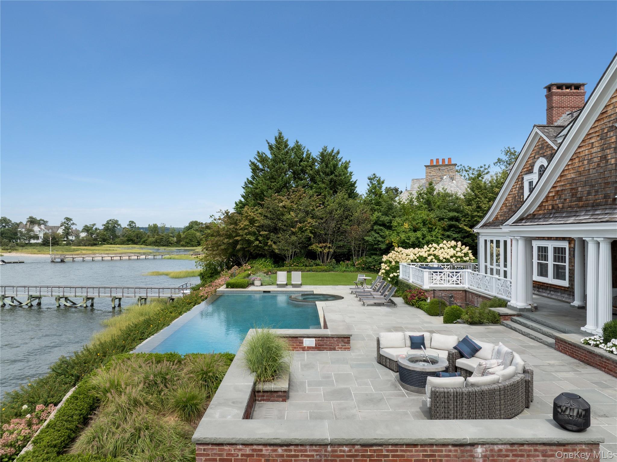 75 Cove Neck Road