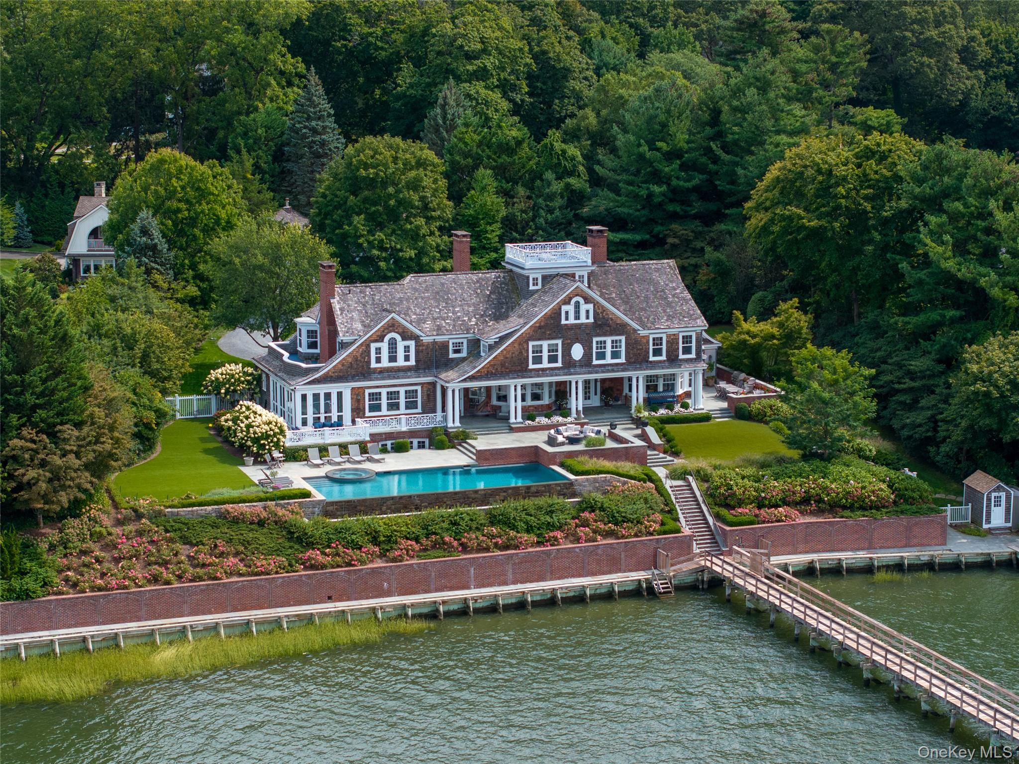 75 Cove Neck Road
