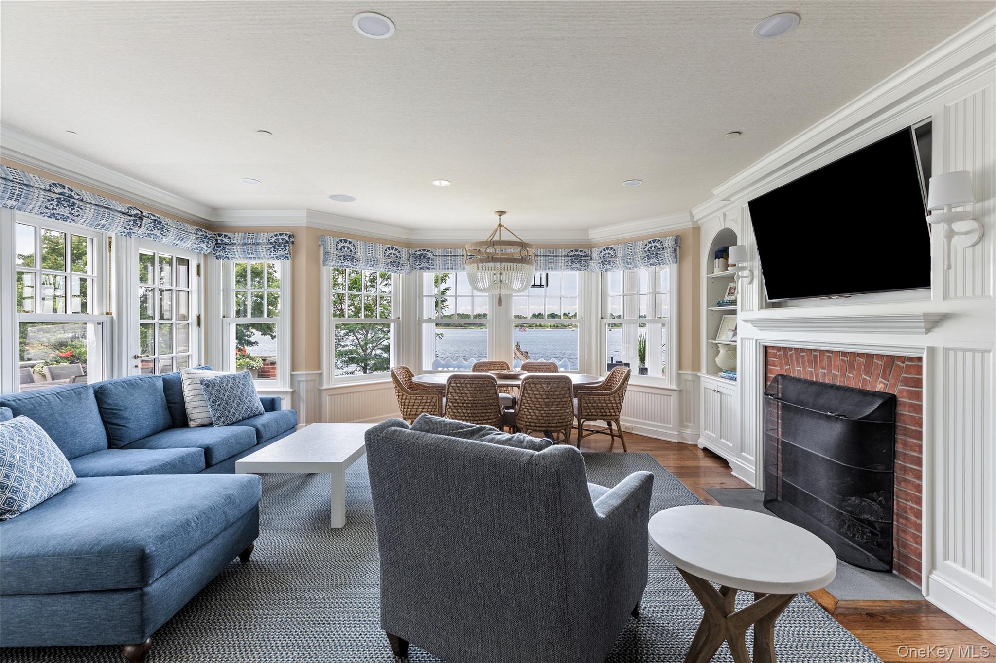 75 Cove Neck Road