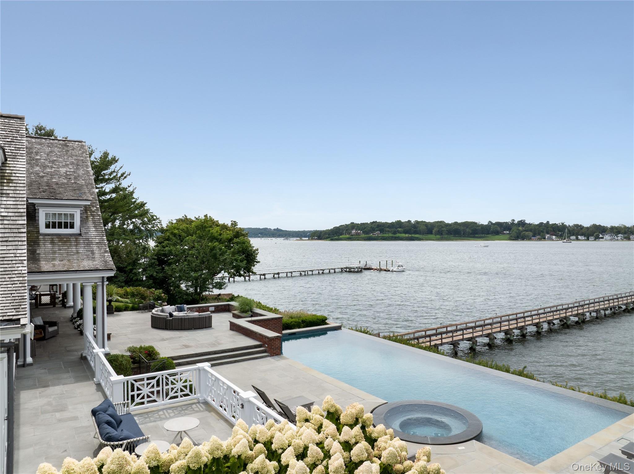 75 Cove Neck Road