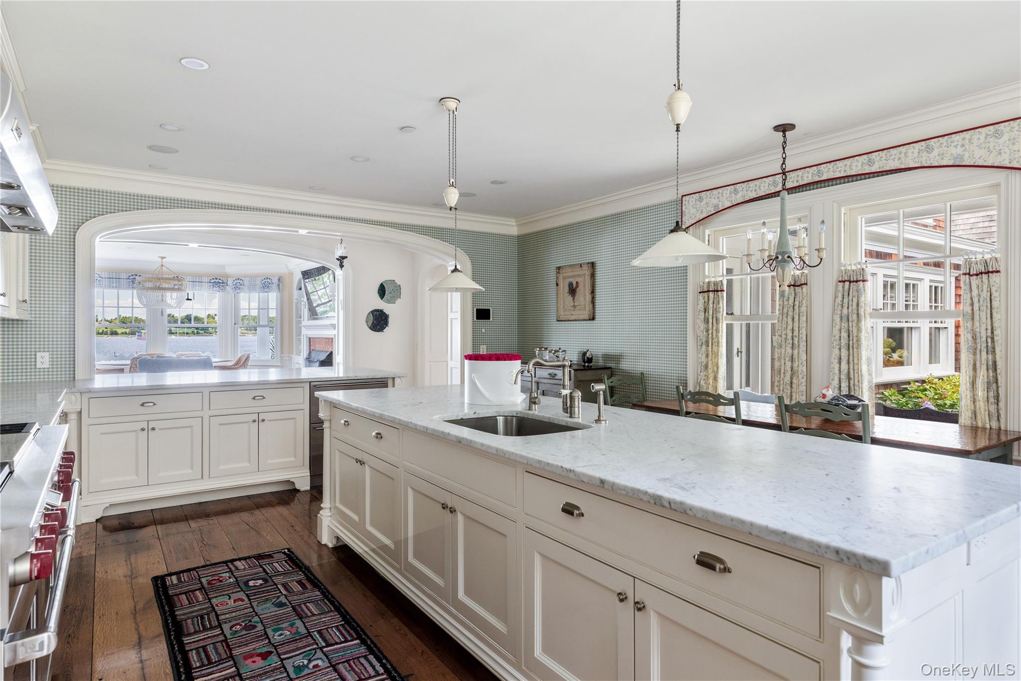 75 Cove Neck Road
