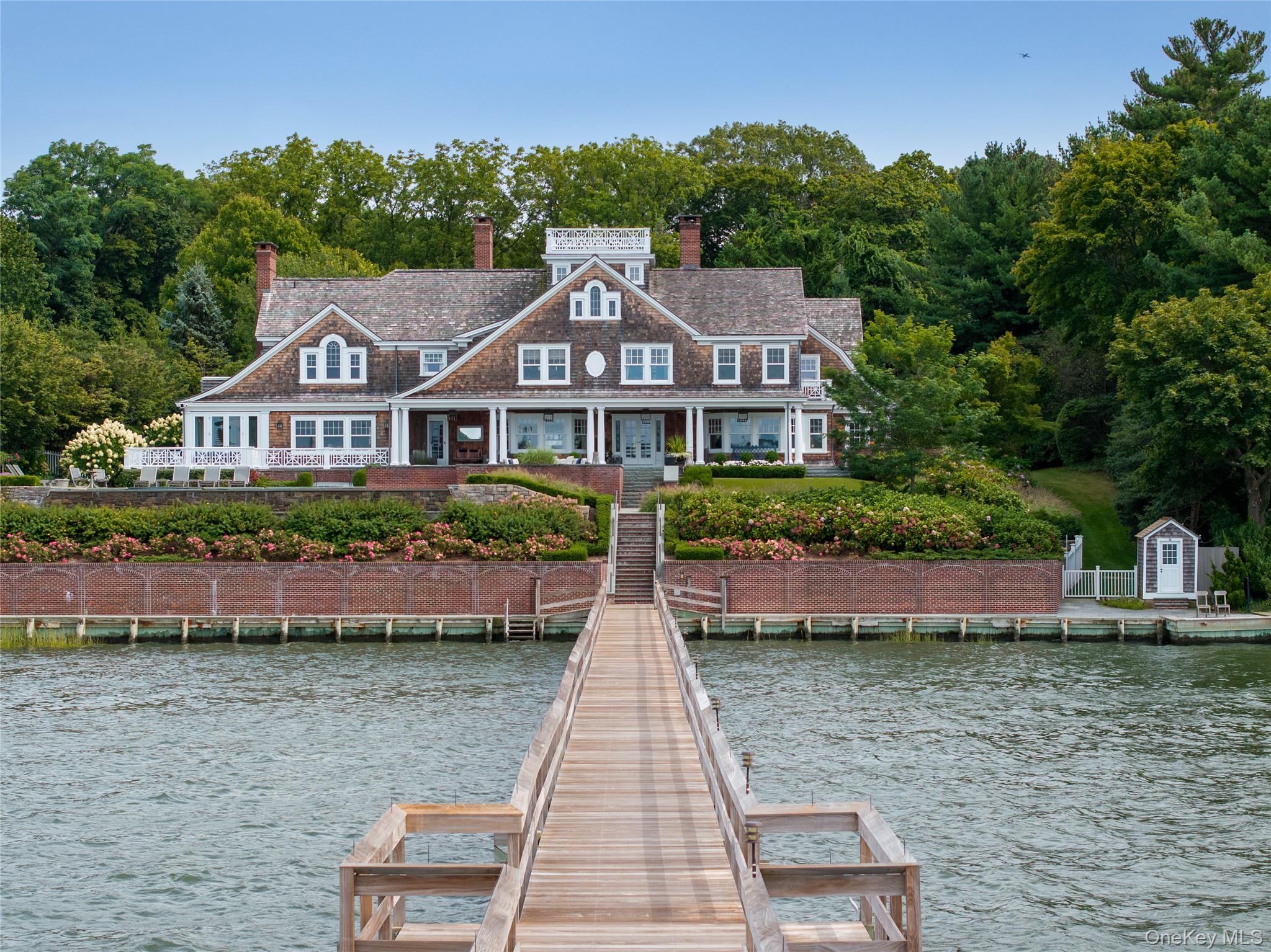 75 Cove Neck Road