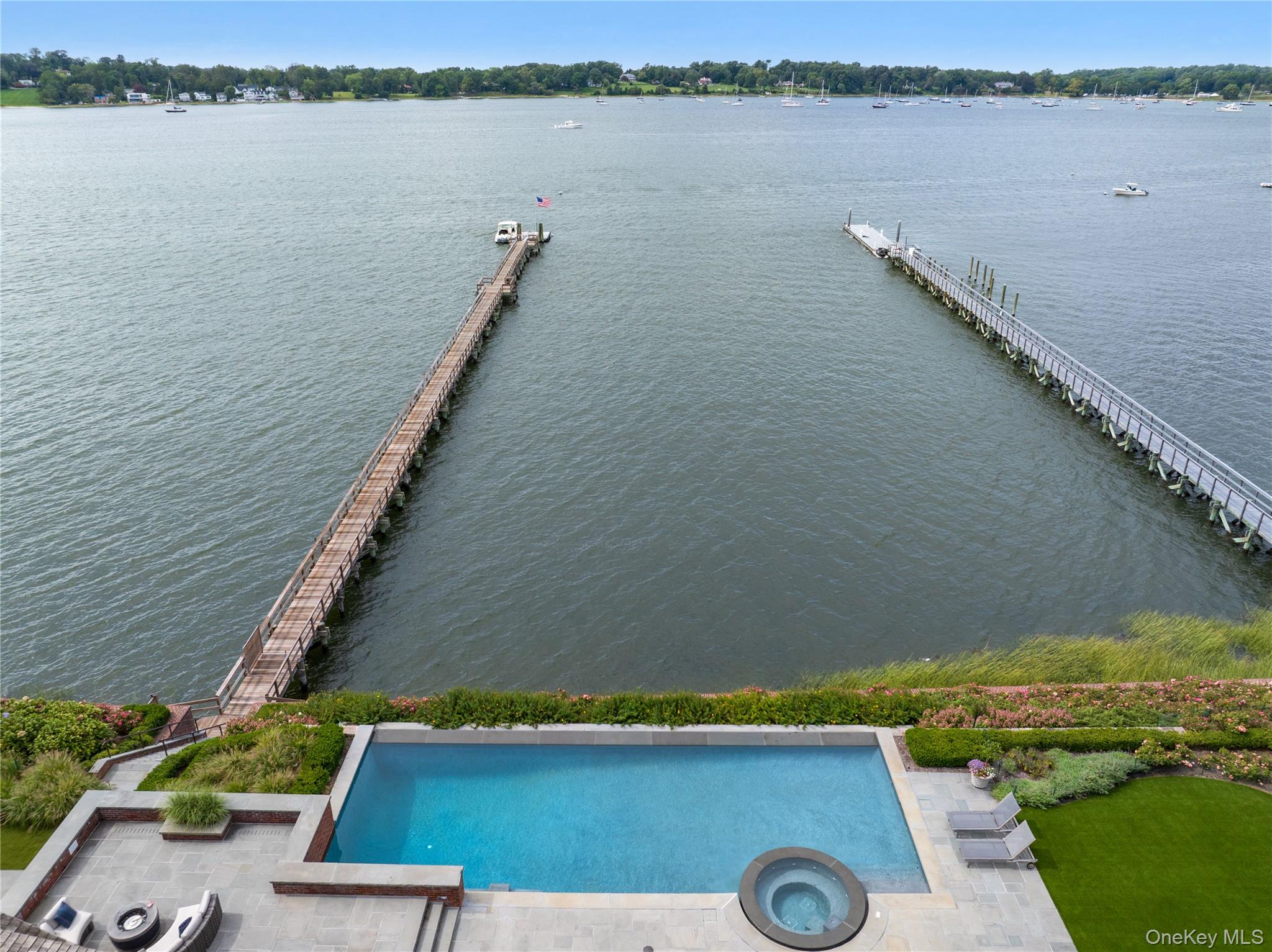 75 Cove Neck Road