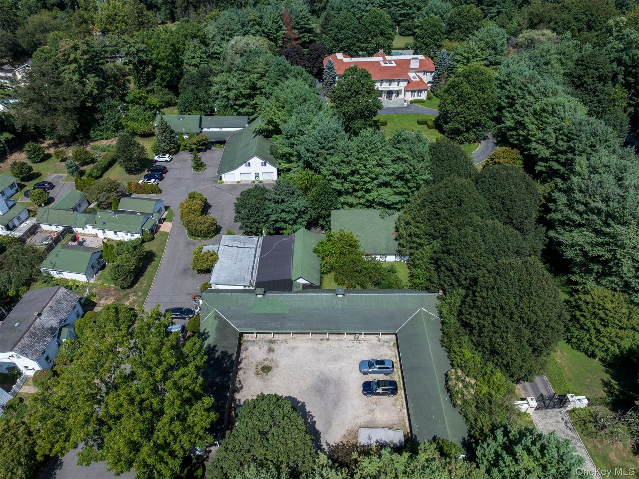 23 Old Westbury Rd