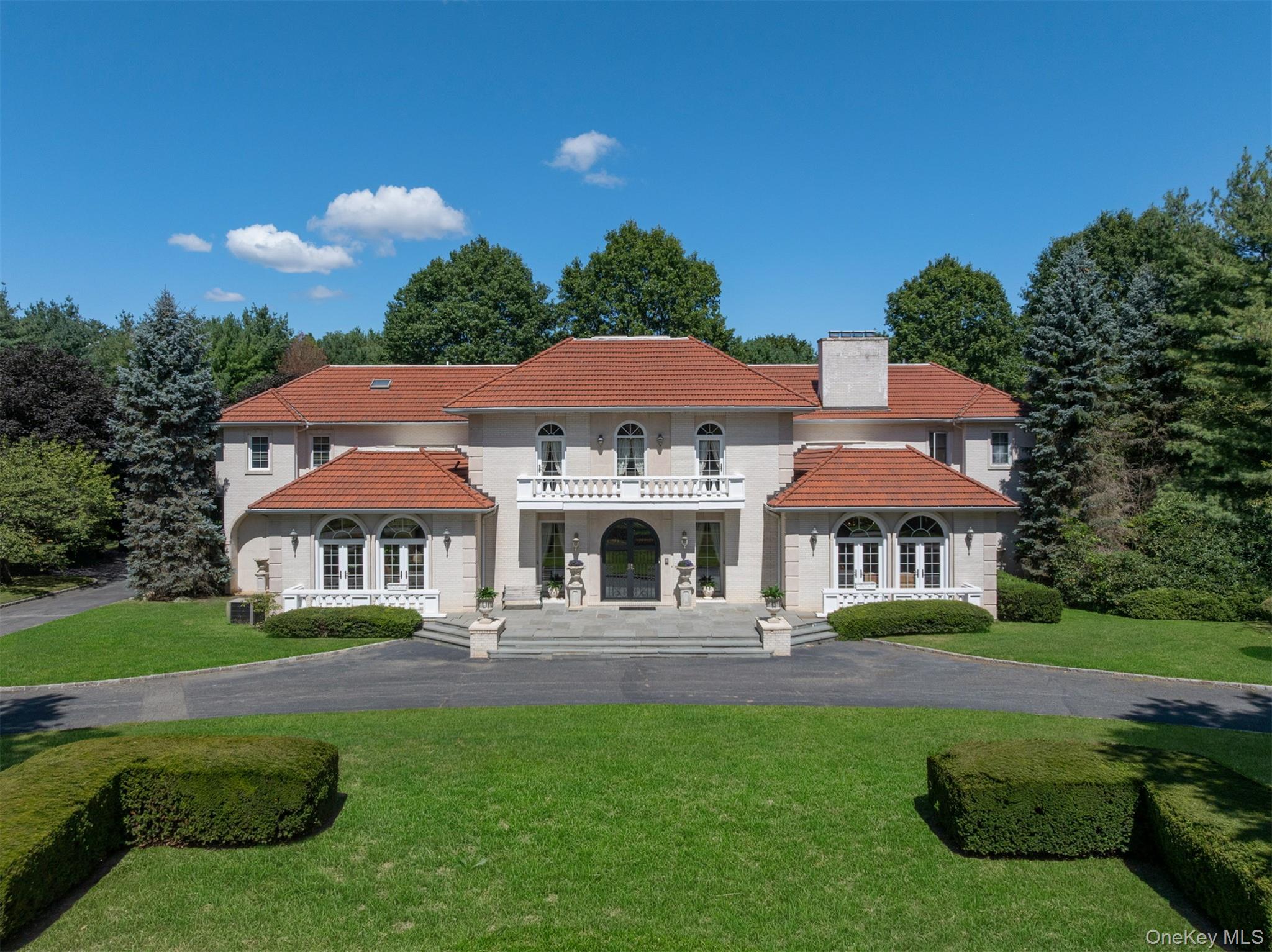 23 Old Westbury Rd