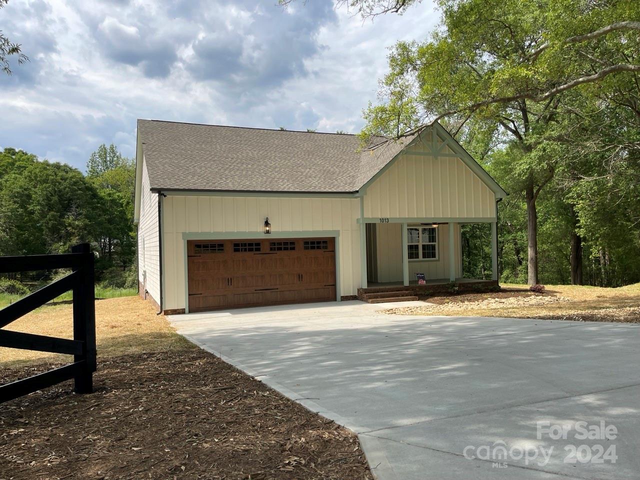 1013 Oakmont Drive