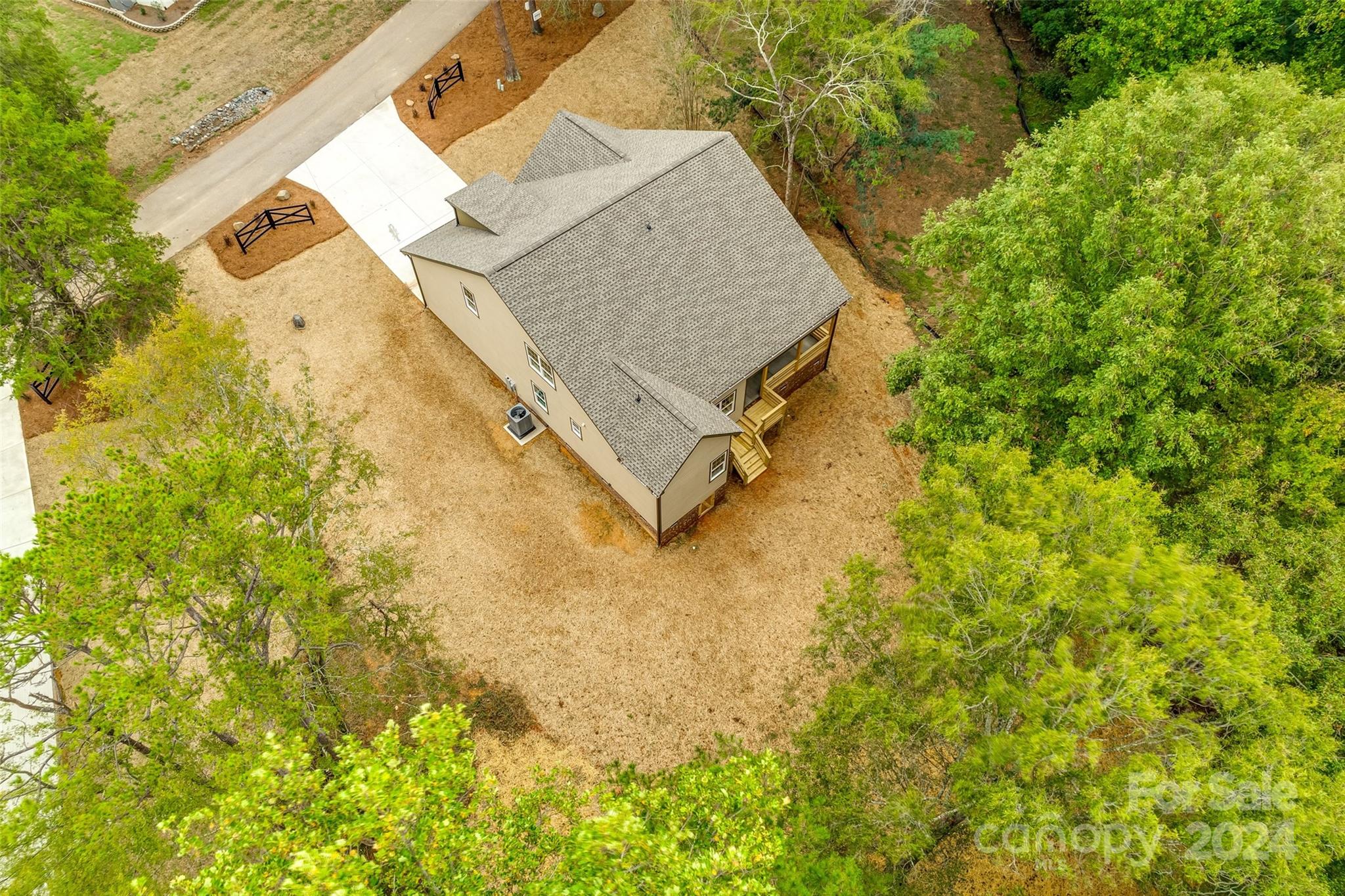 1025 Oakmont Drive Unit: 2