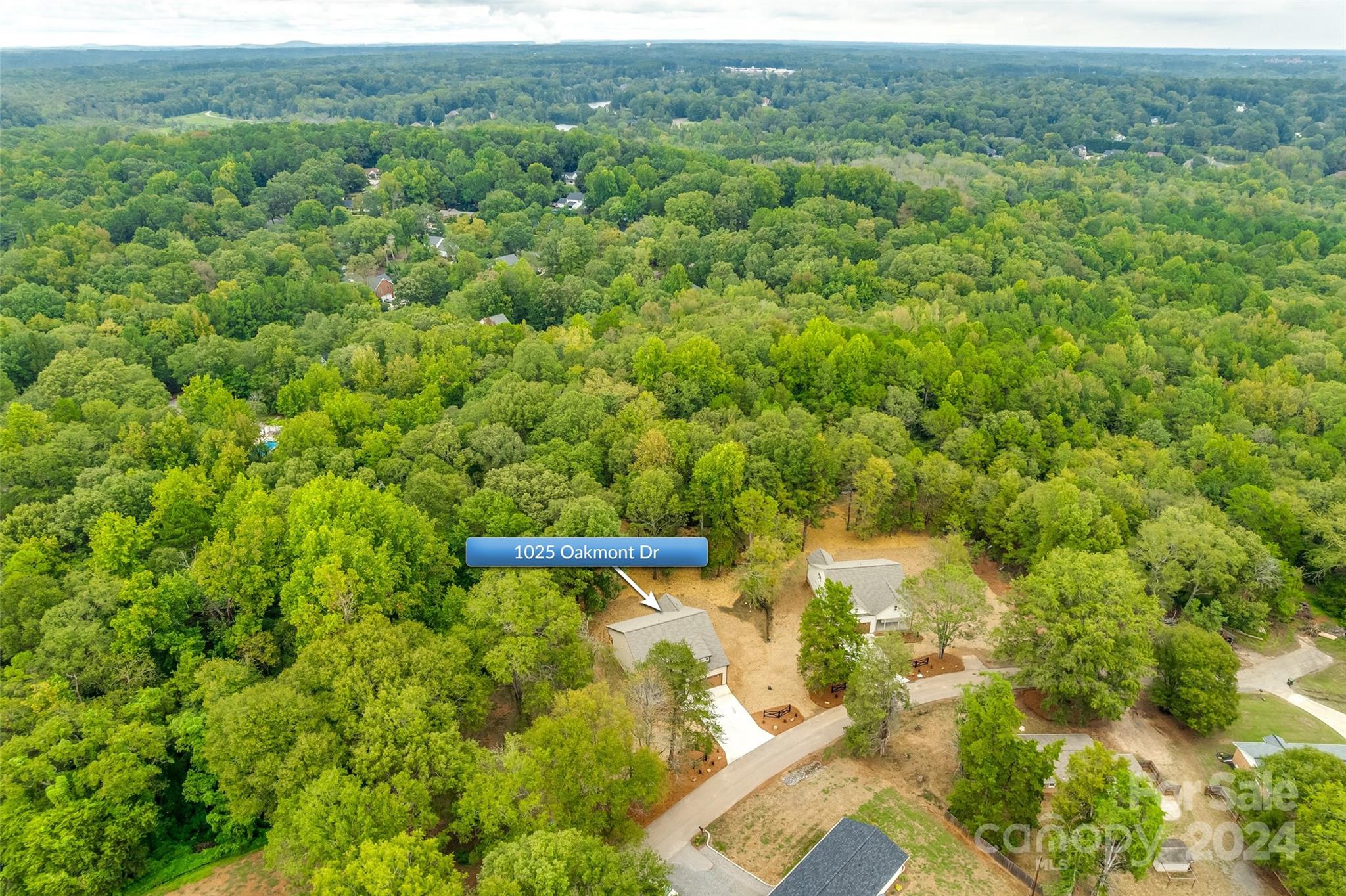 1025 Oakmont Drive Unit: 2