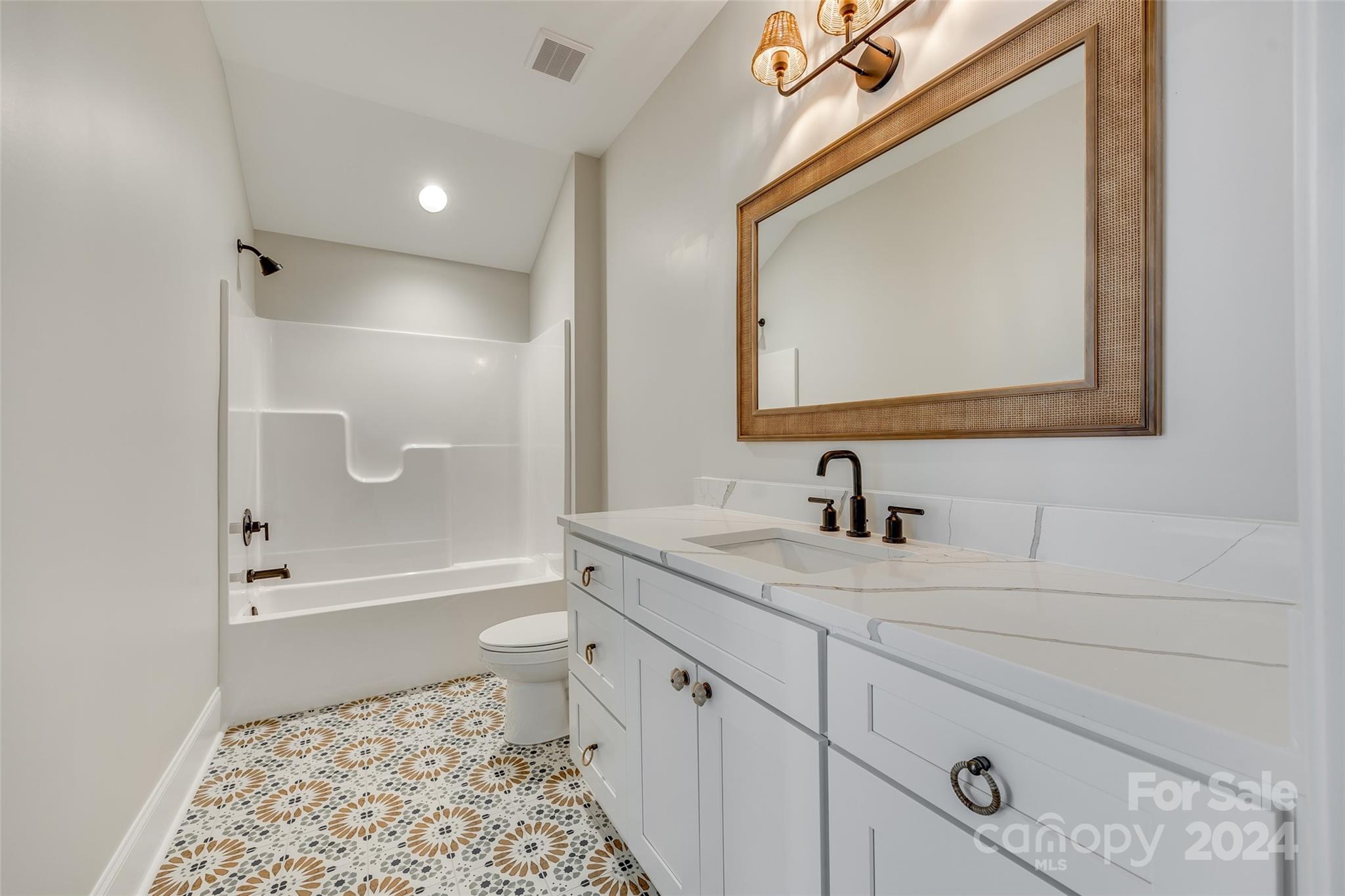 1025 Oakmont Drive Unit: 2