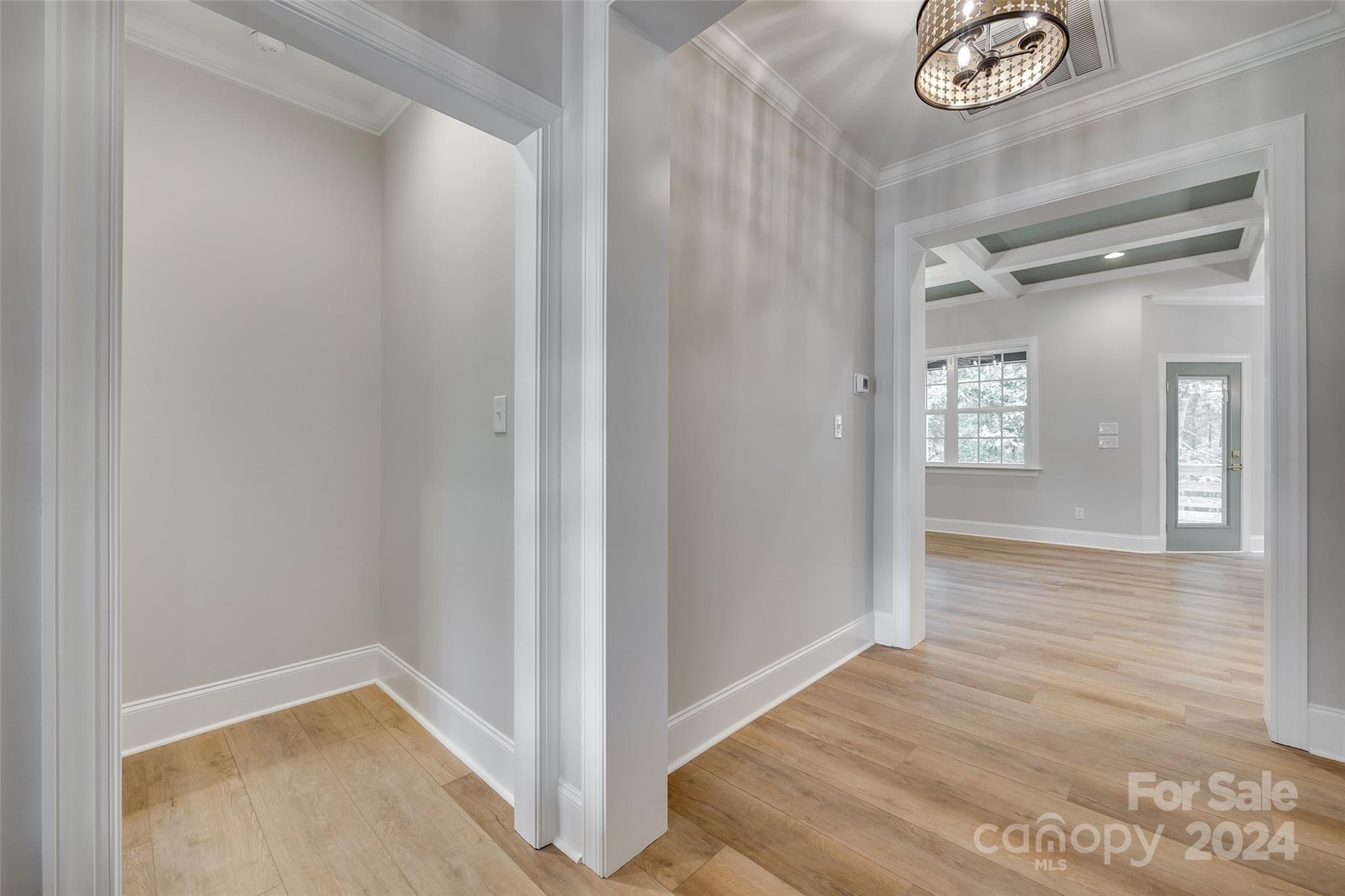 1025 Oakmont Drive Unit: 2