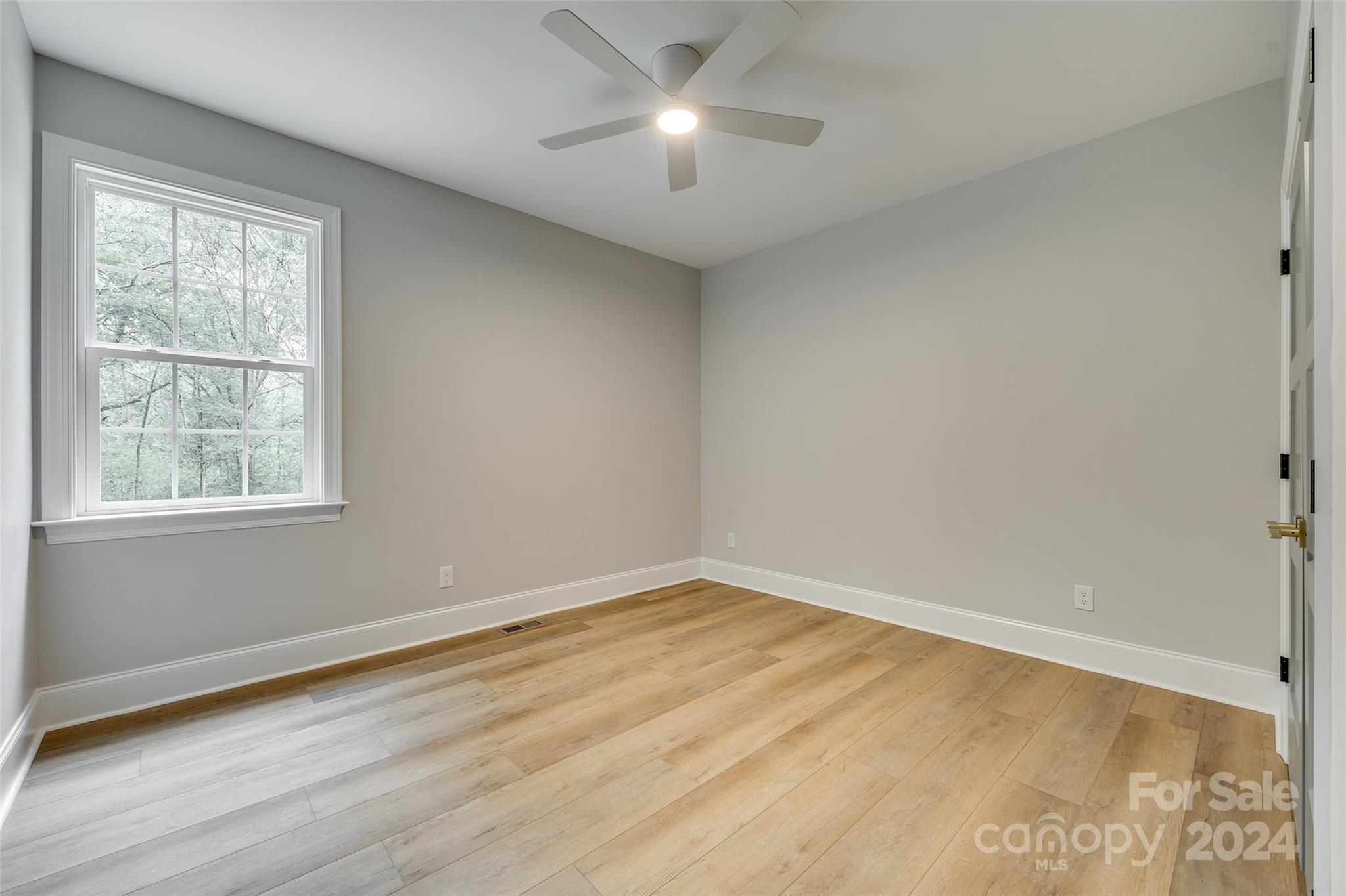 1025 Oakmont Drive Unit: 2