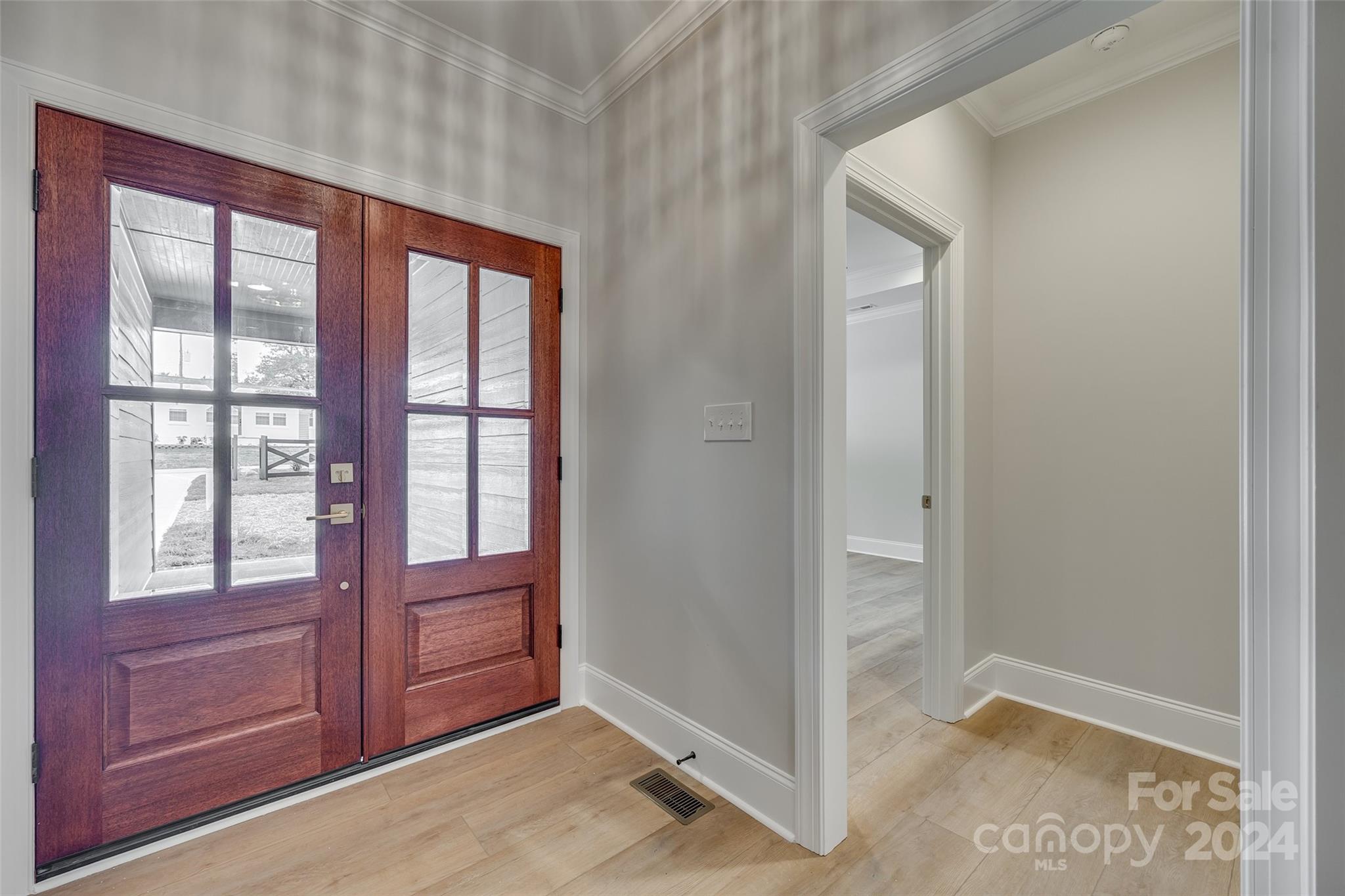 1025 Oakmont Drive Unit: 2