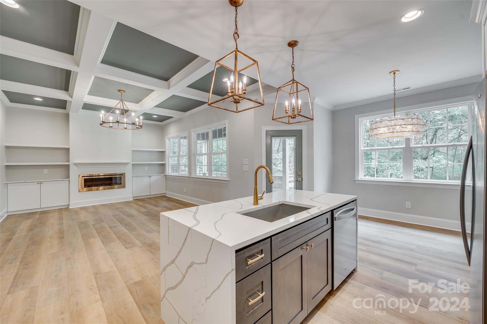 1025 Oakmont Drive Unit: 2