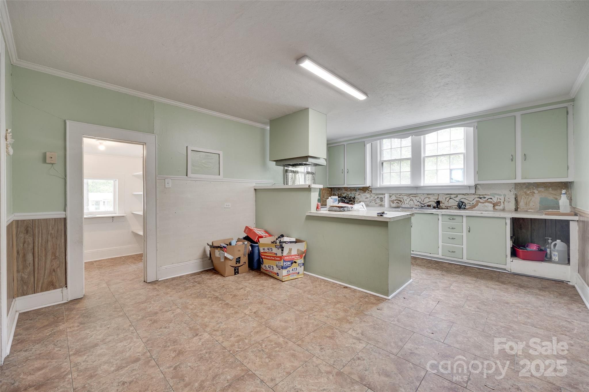 302 Charlotte Street