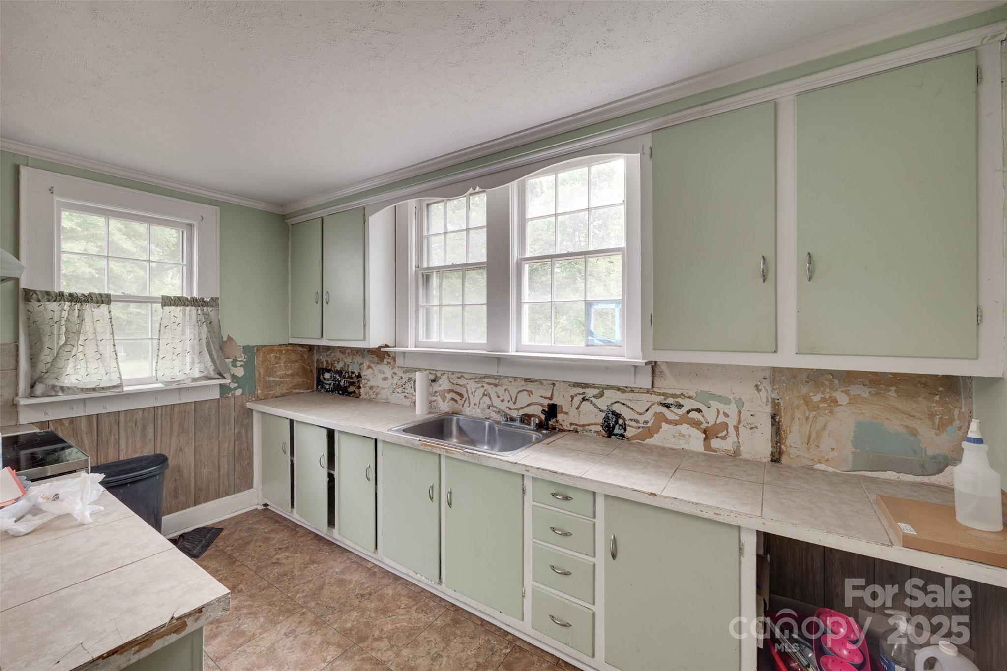 302 Charlotte Street