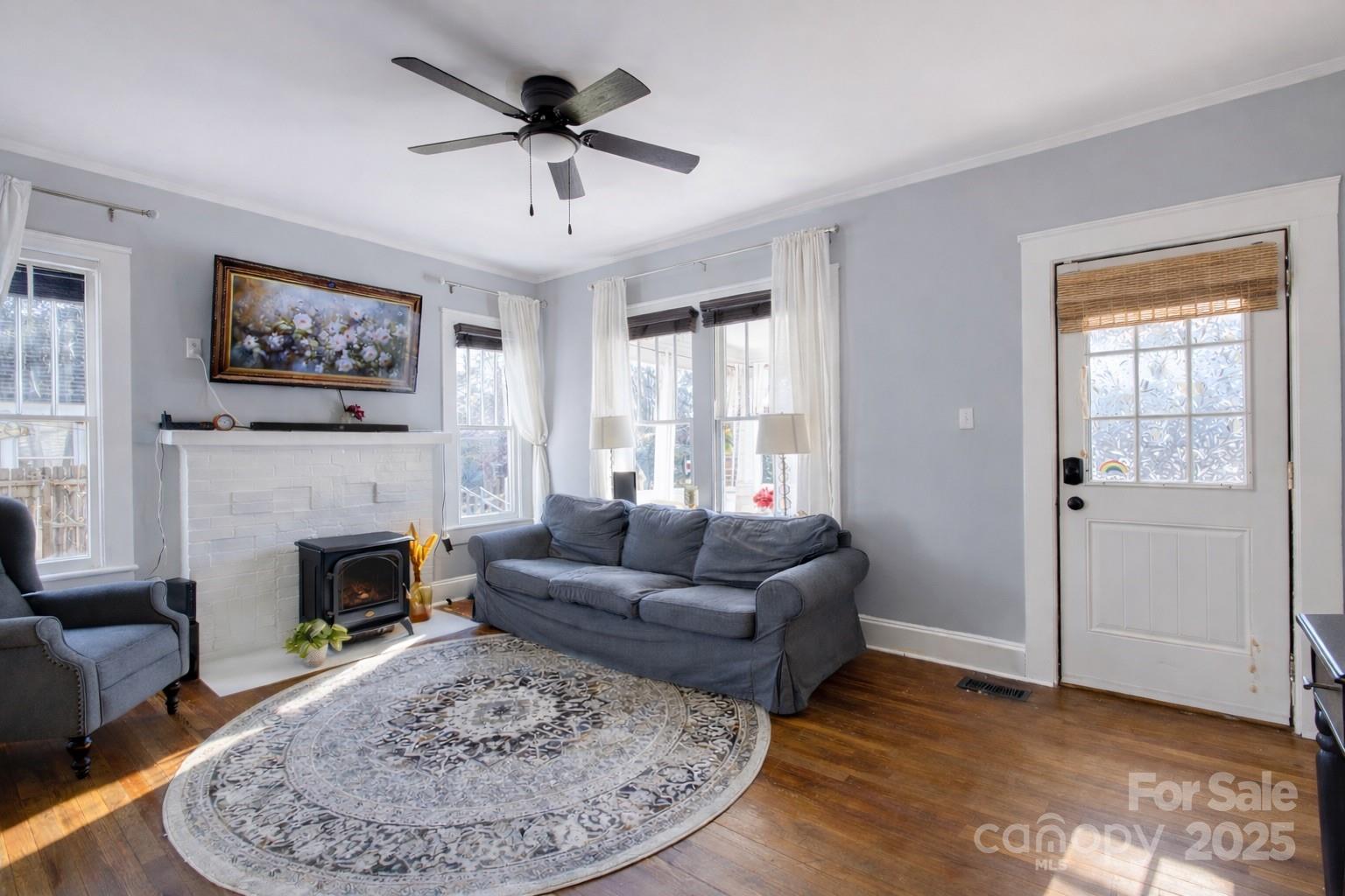 330 Charlotte Avenue