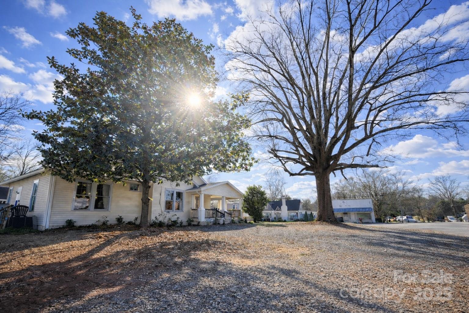 330 Charlotte Avenue