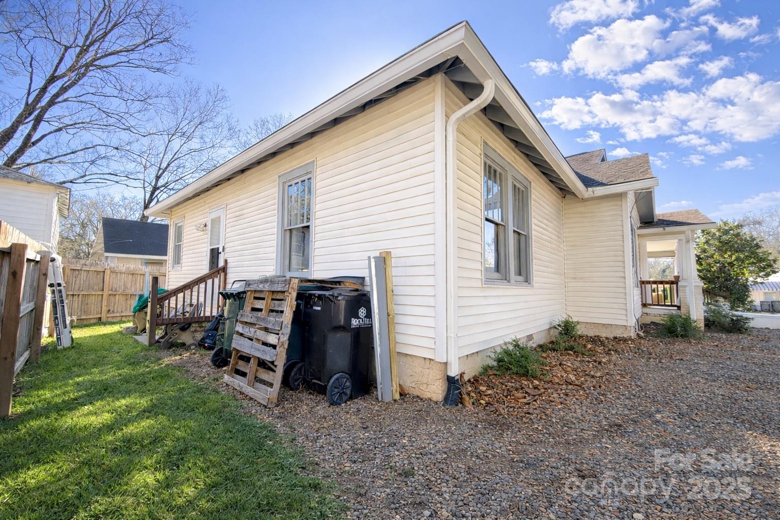 330 Charlotte Avenue