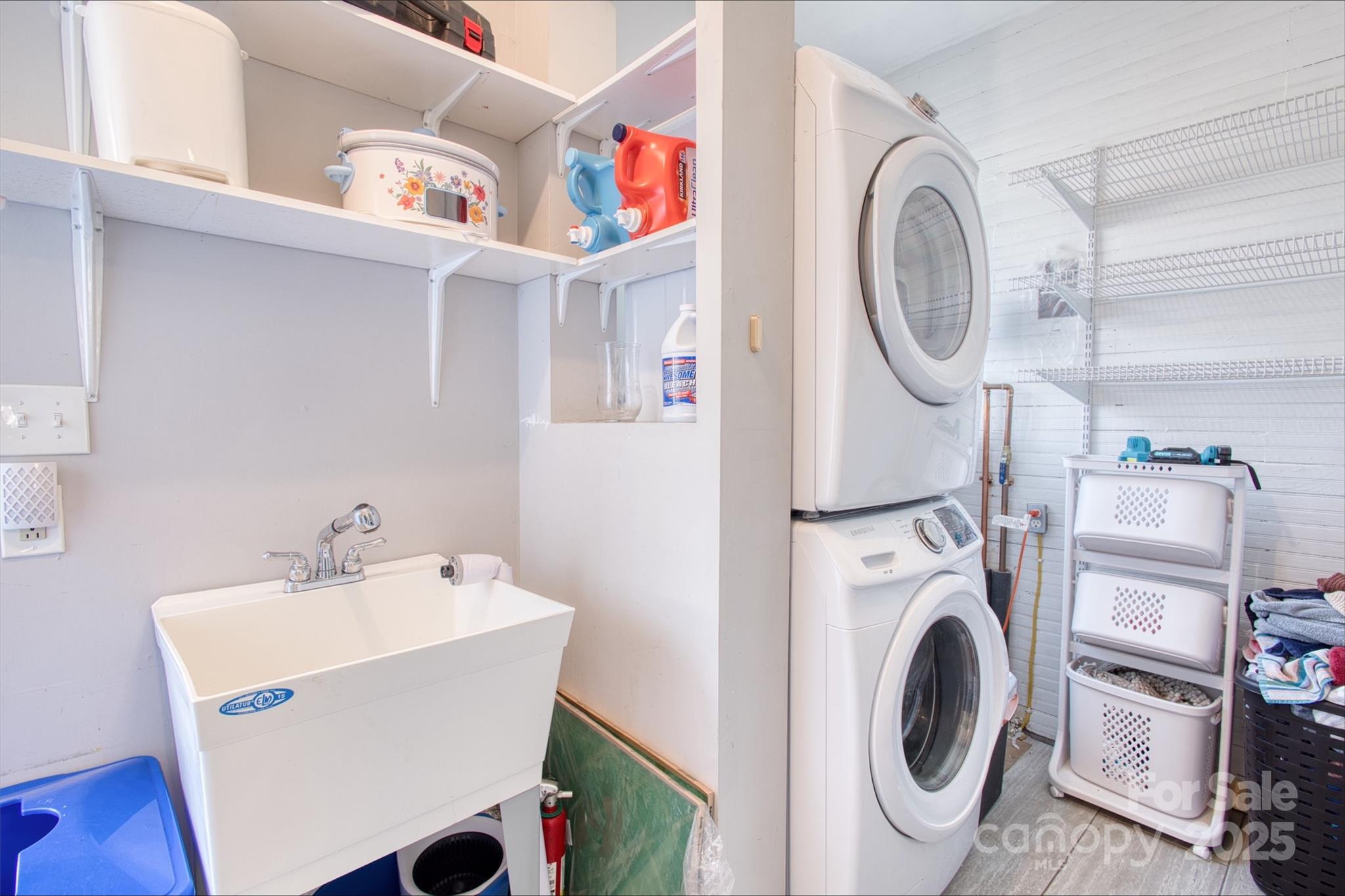 330 Charlotte Avenue