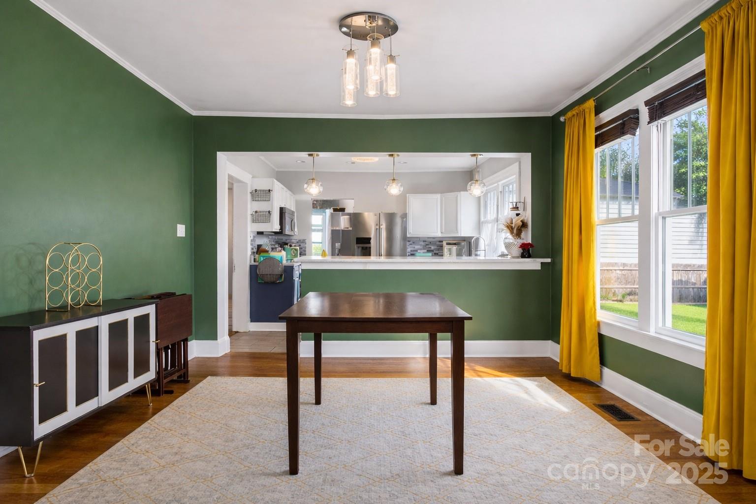 330 Charlotte Avenue