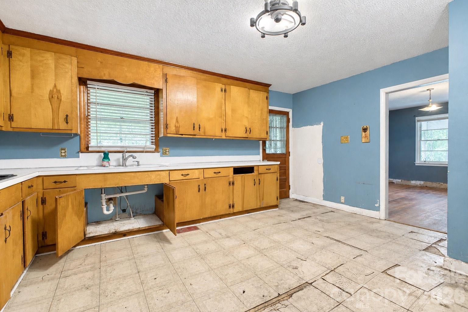 4027 Great Falls Hwy Highway