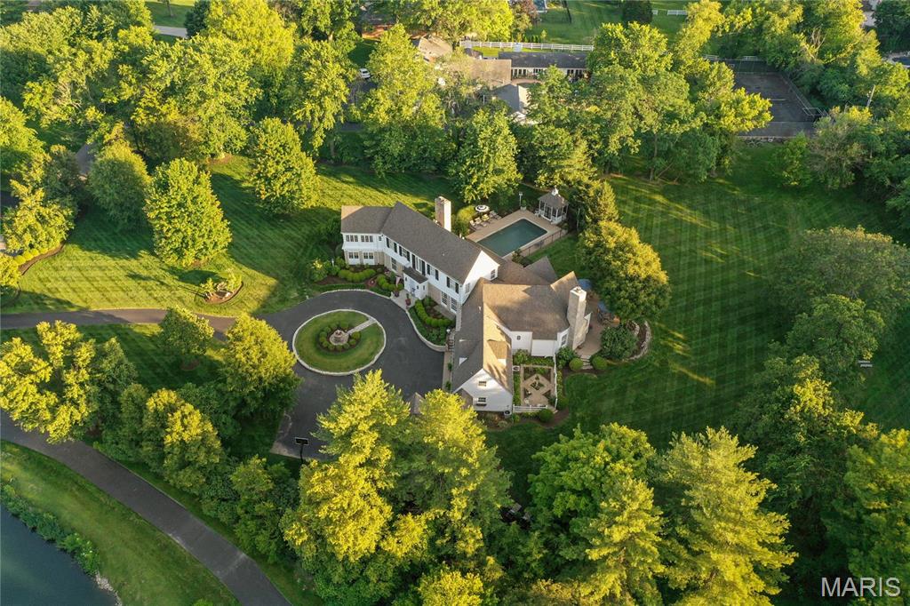4 Country Life Acres