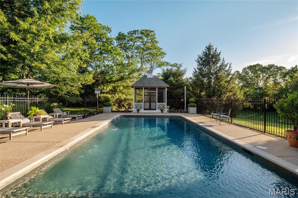4 Country Life Acres