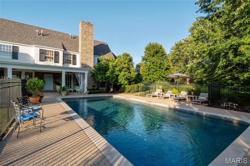 4 Country Life Acres