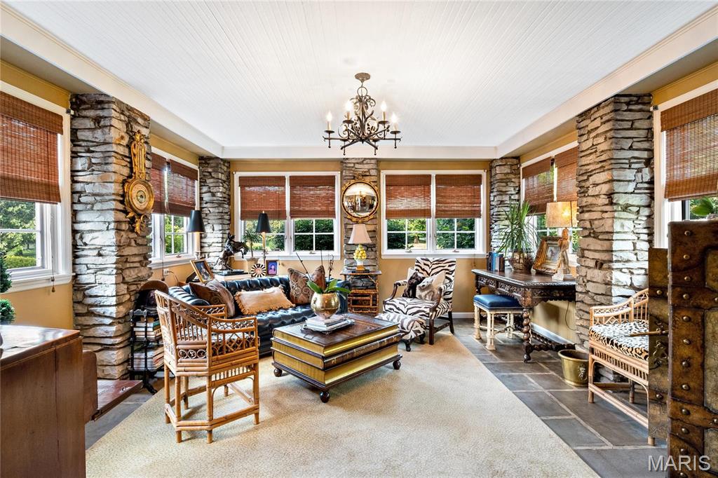4 Country Life Acres