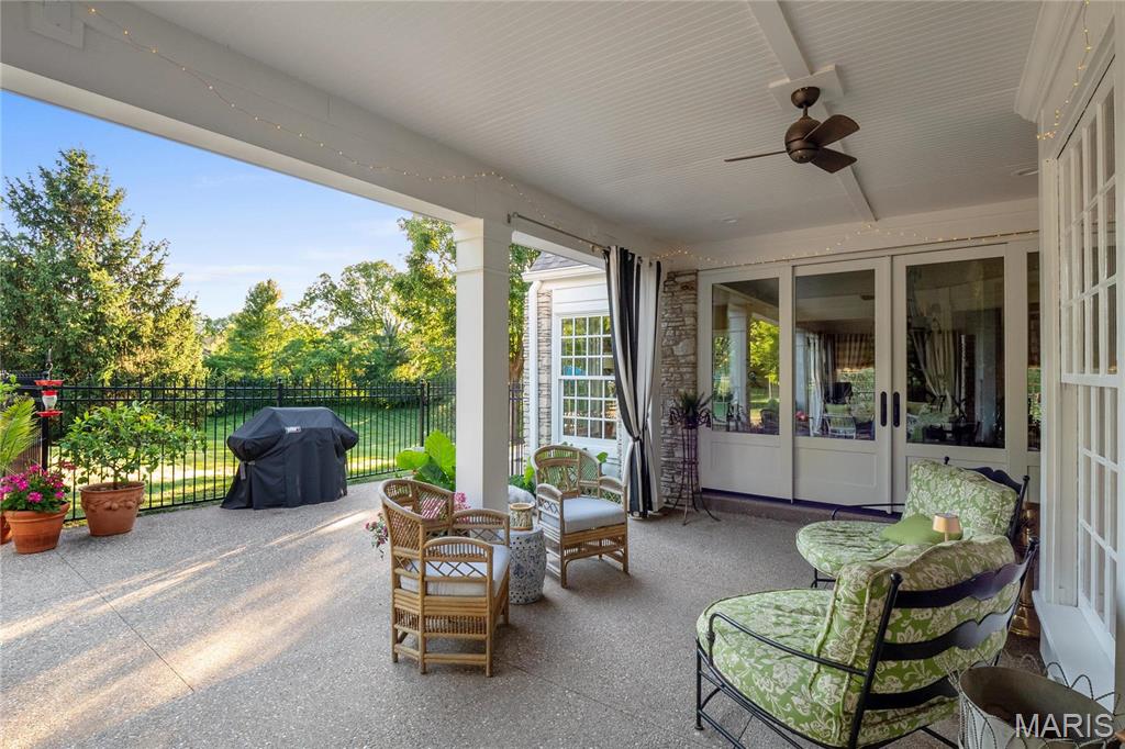 4 Country Life Acres