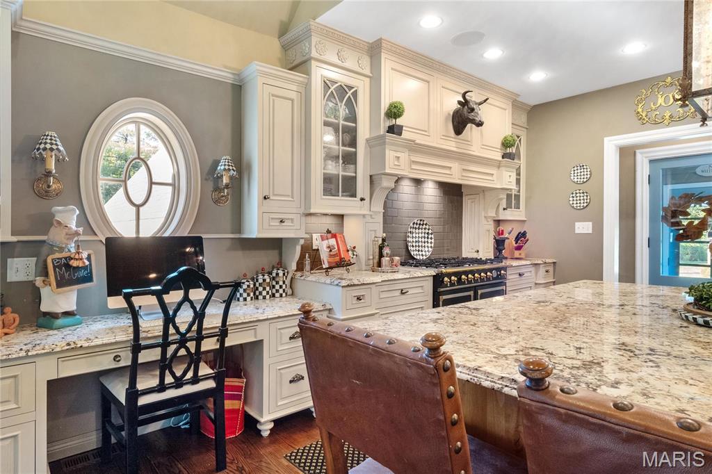 4 Country Life Acres